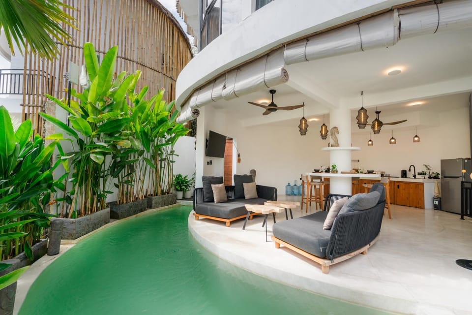 Swimming pool