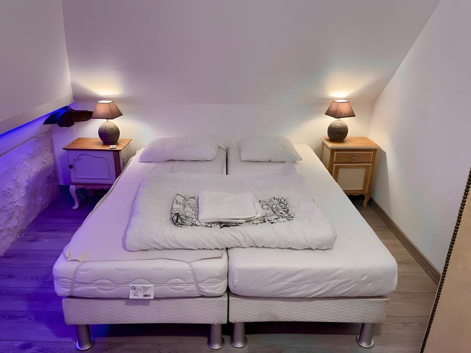 Living room, Bedroom