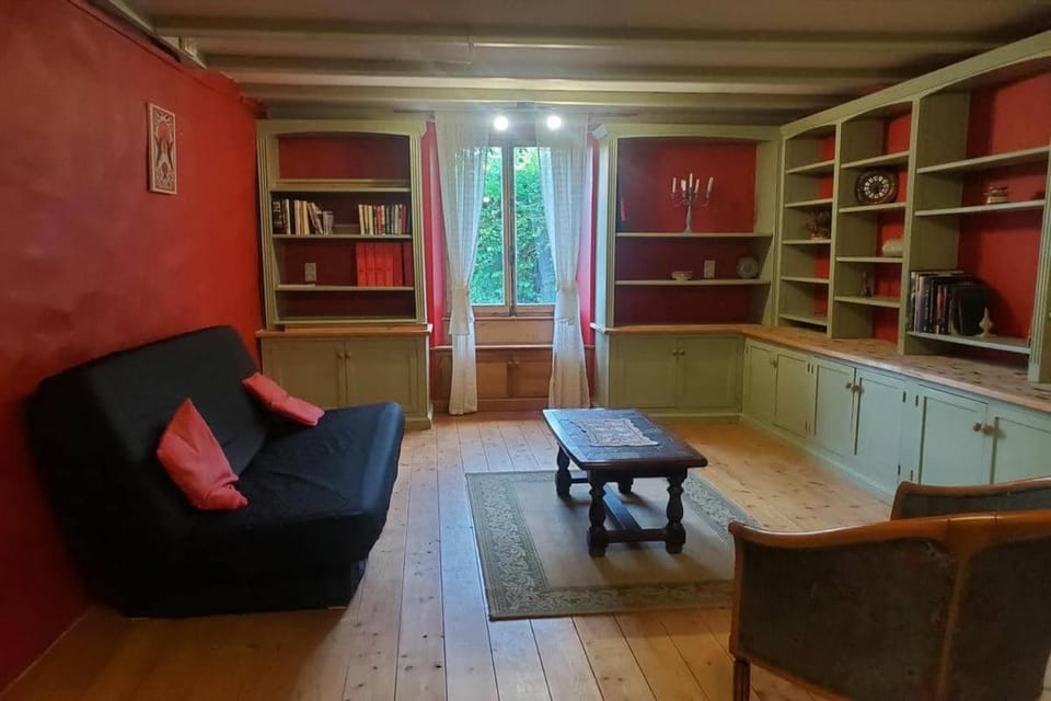 Library, Seating area