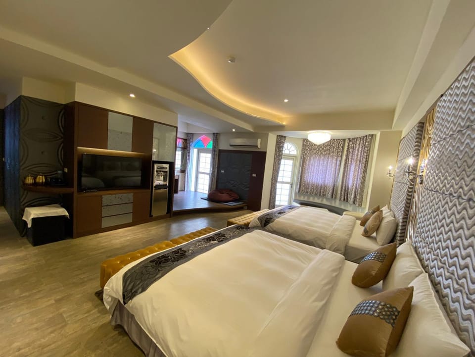 Bed, TV and multimedia, Photo of the whole room, Bedroom, minibar