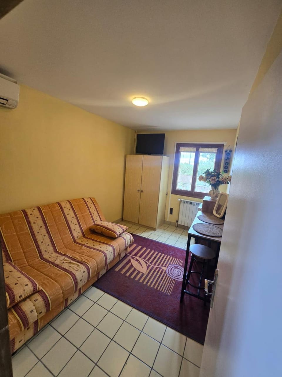 Chambre cosy - Le Pal - Piscine - Chevaux et nature Vacation rental in Auvergne-Rhône-Alpes