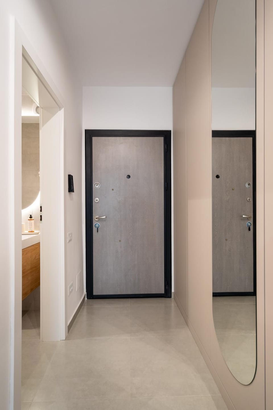 Terra Studio Iuliu Maniu Pacii with Privat Parking New Building Apartment in Bucharest