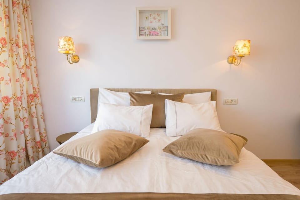 Bed, Decorative detail, Bedroom
