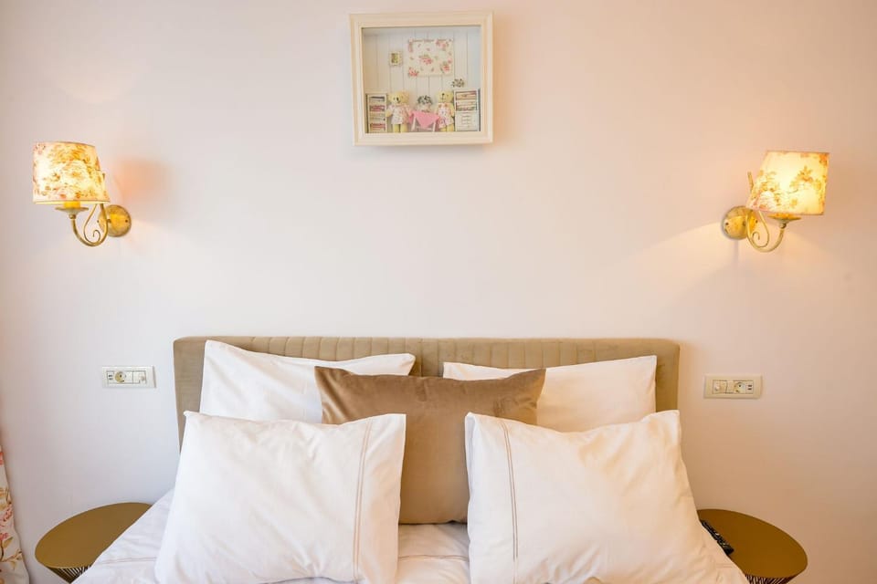 Bed, Decorative detail, Bedroom