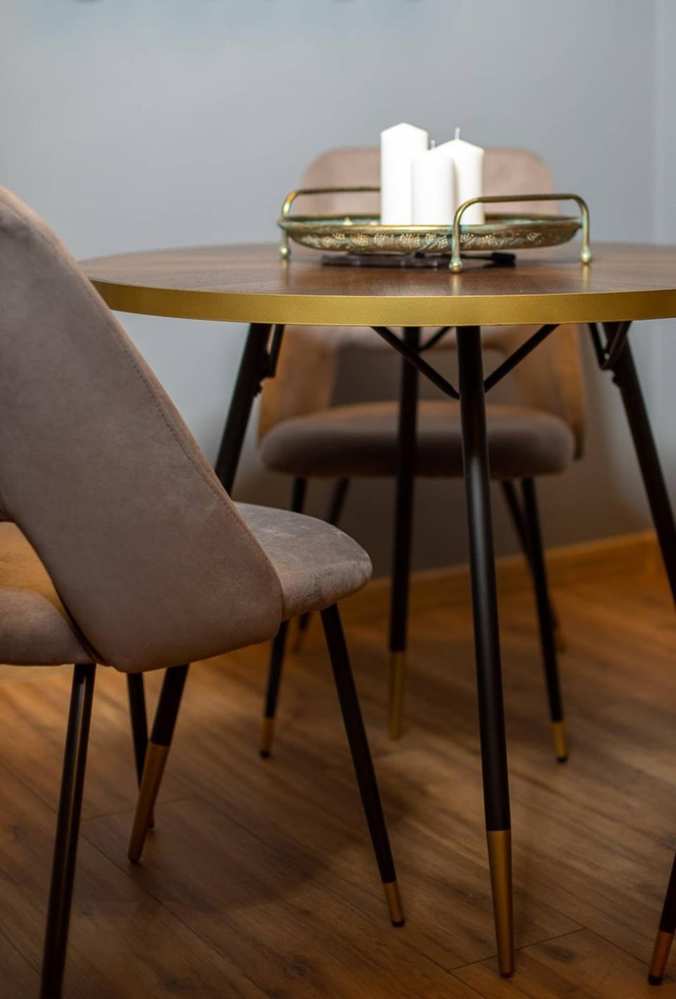 Golden Hour - One Bedroom - next to Cismigiu Park and Victoria Avenue Apartment in Bucharest