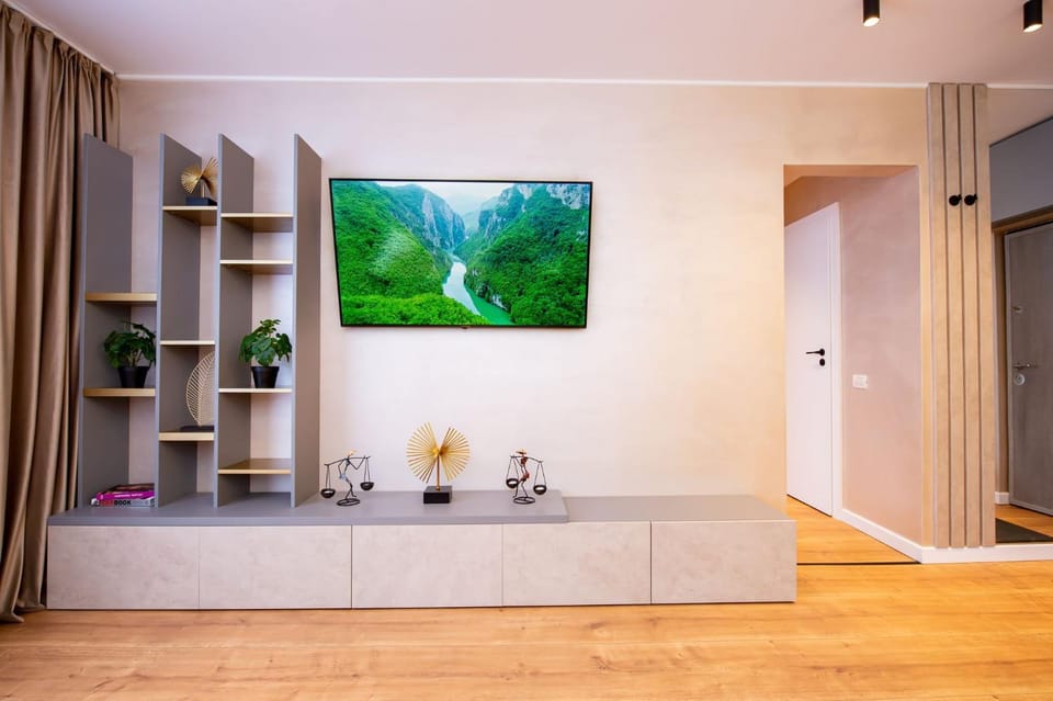 Sakura - One Bedroom Apartment - next to Victoria Avenue and Cismigiu Park Apartment in Bucharest