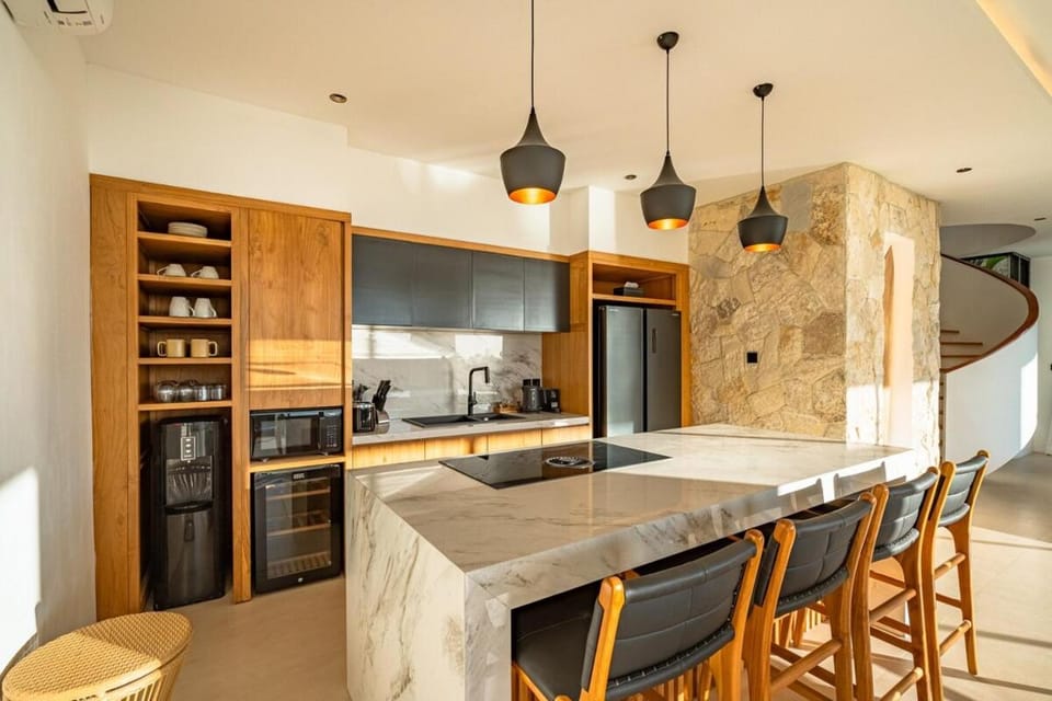 Kitchen or kitchenette, Dining area, stove, toaster