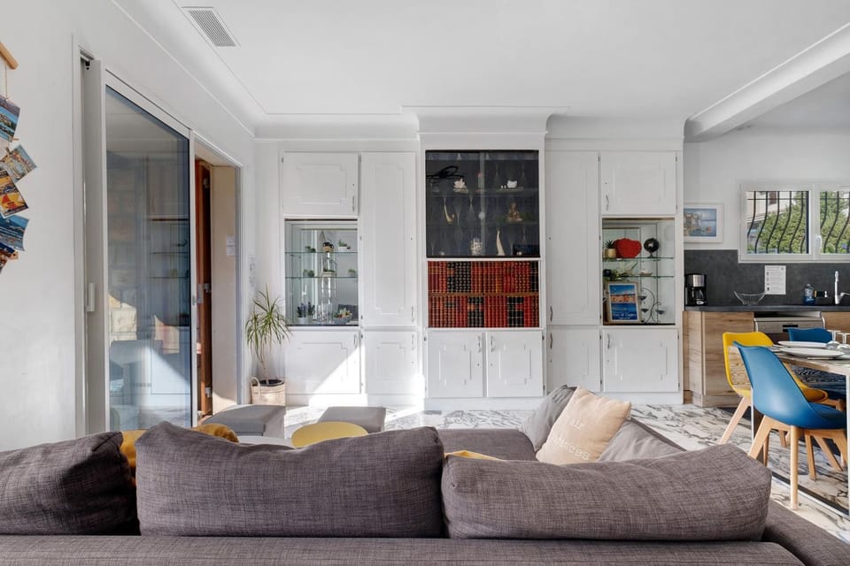 Property building, Living room
