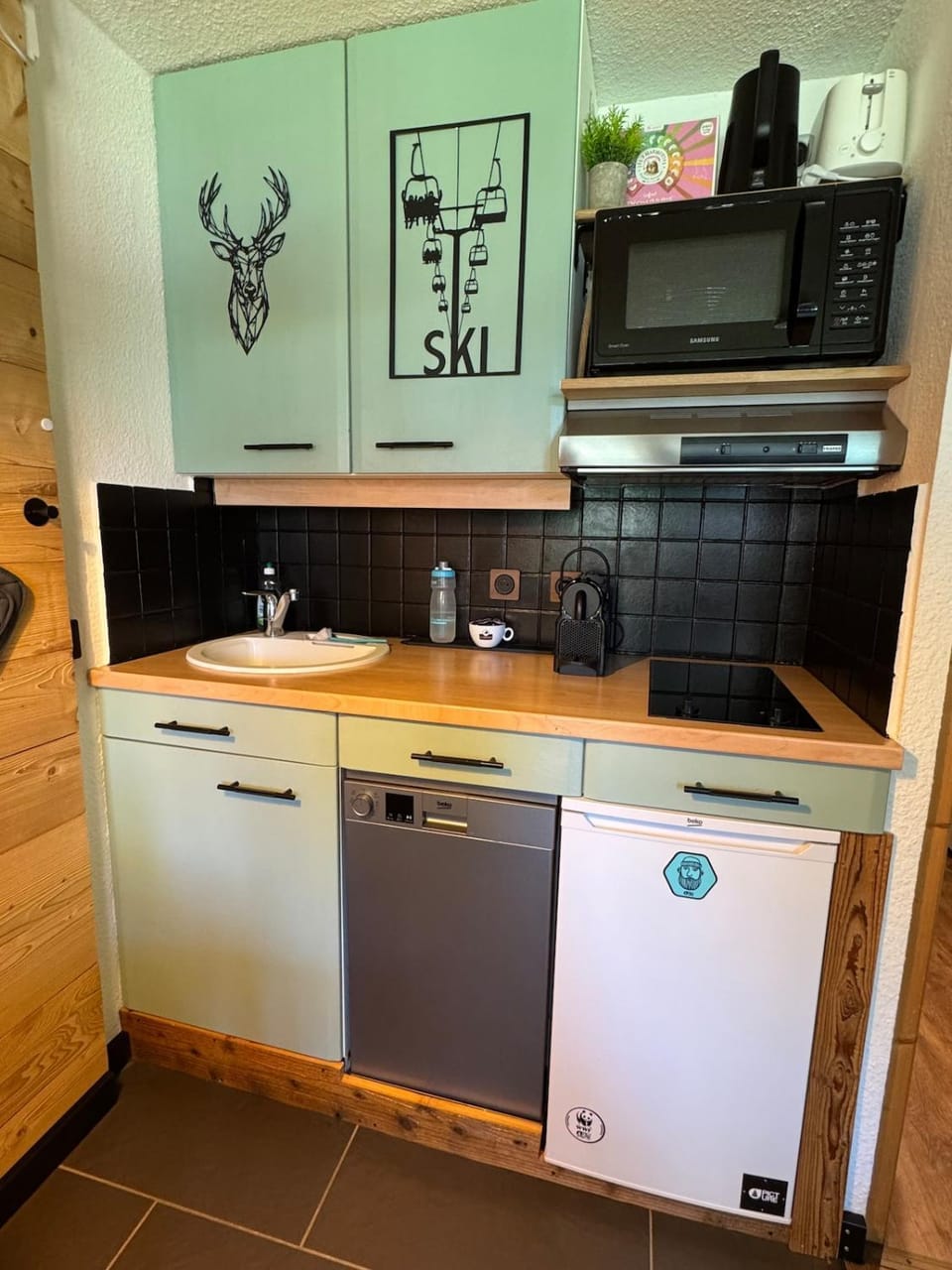Kitchen or kitchenette