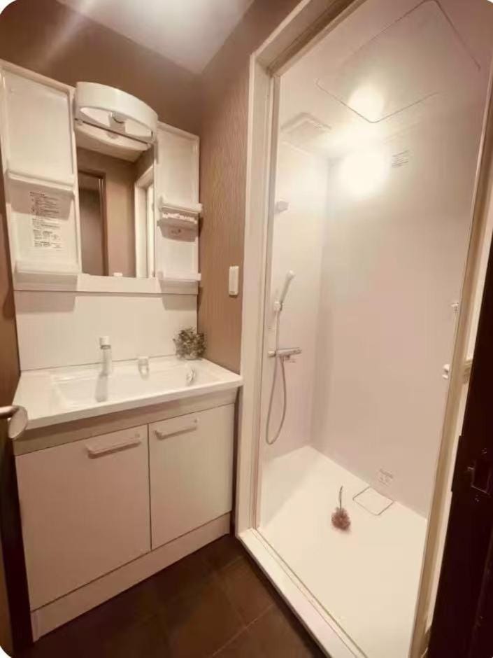 Skyhotel 晴空塔商圈 车站3分钟 直达机场 涉谷 迪士尼 上野 浅草102 Apartment in Japan
