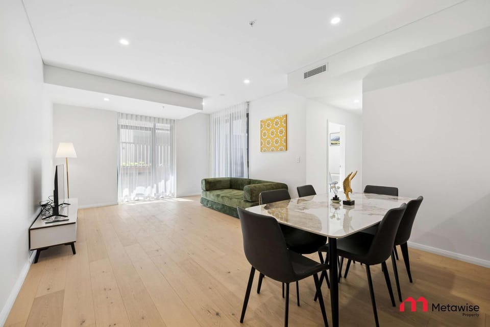 MetaWiseBnB Stylish 2BR Apartment Near Metro & Shops Apartment in Sydney