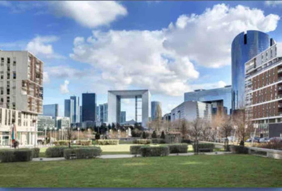 Chic and Classy Apartment located in La Défense Paris Apartment in Courbevoie