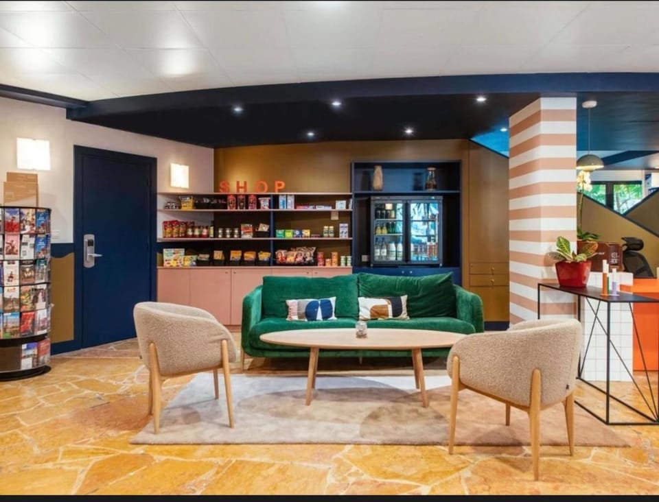 Chic and Classy Apartment located in La Défense Paris Apartment in Courbevoie