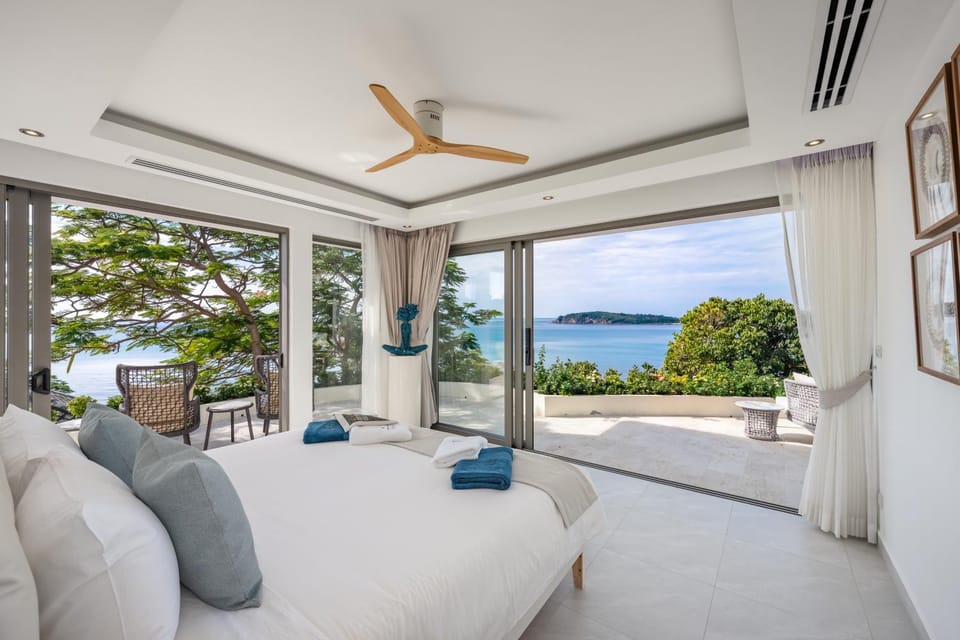 Bed, Day, Bedroom, Sea view