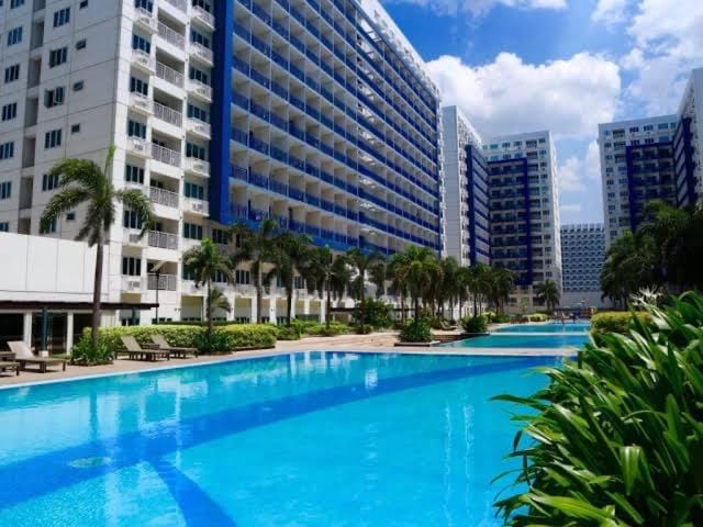 The Pinkdoor Moa Staycation at Sea Residences Apartment hotel in Pasay