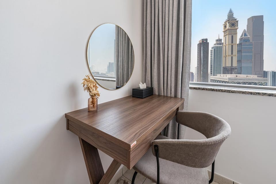 DIFC - 10 Mins Walk To Metro - Pool Gym Sauna Apartment in Dubai