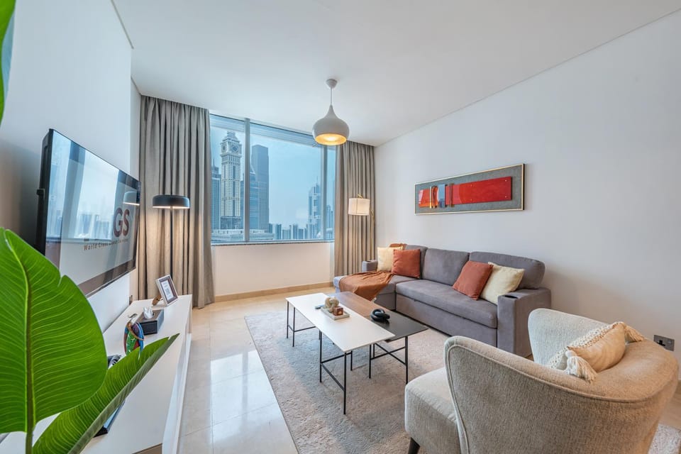 DIFC - 10 Mins Walk To Metro - Pool Gym Sauna Apartment in Dubai