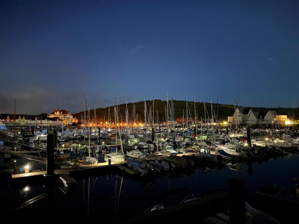 La Maison du Port Plage à pied, calme et confort House in Cabourg