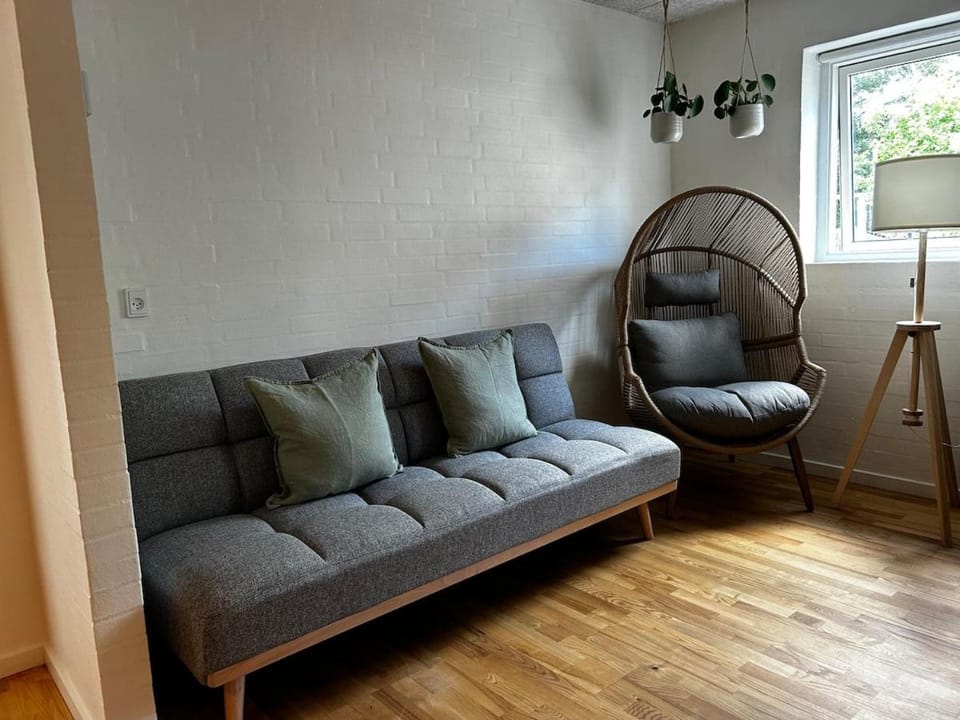 Bed, Living room, Seating area