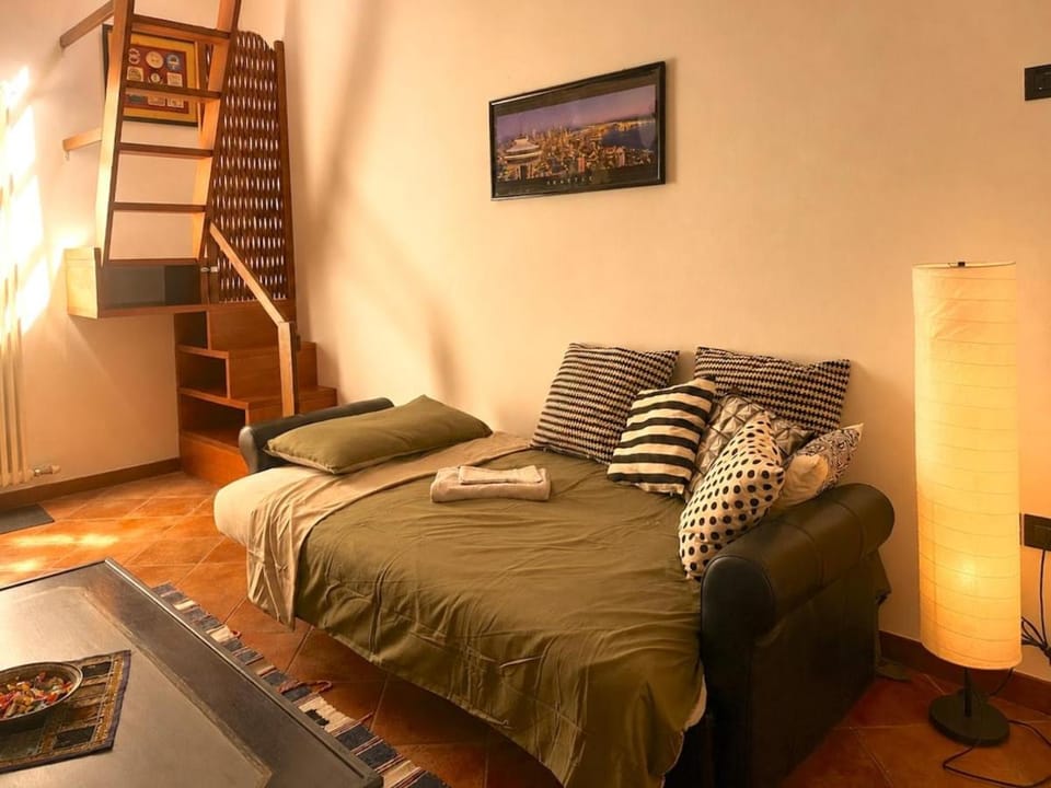 Bed, Living room