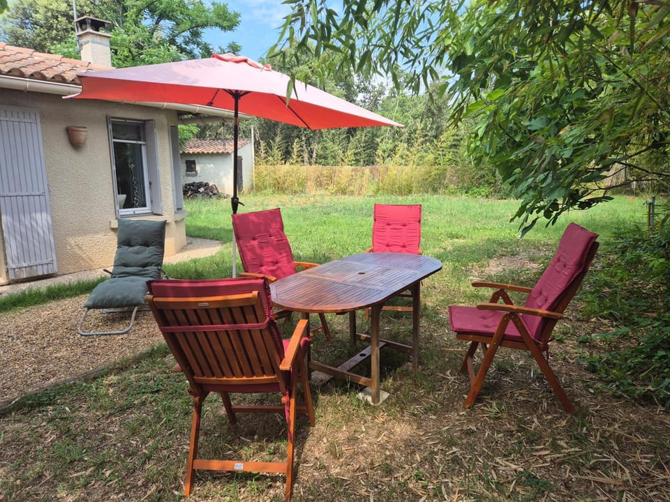 Petite maison avec jardin et piscine House in Carpentras