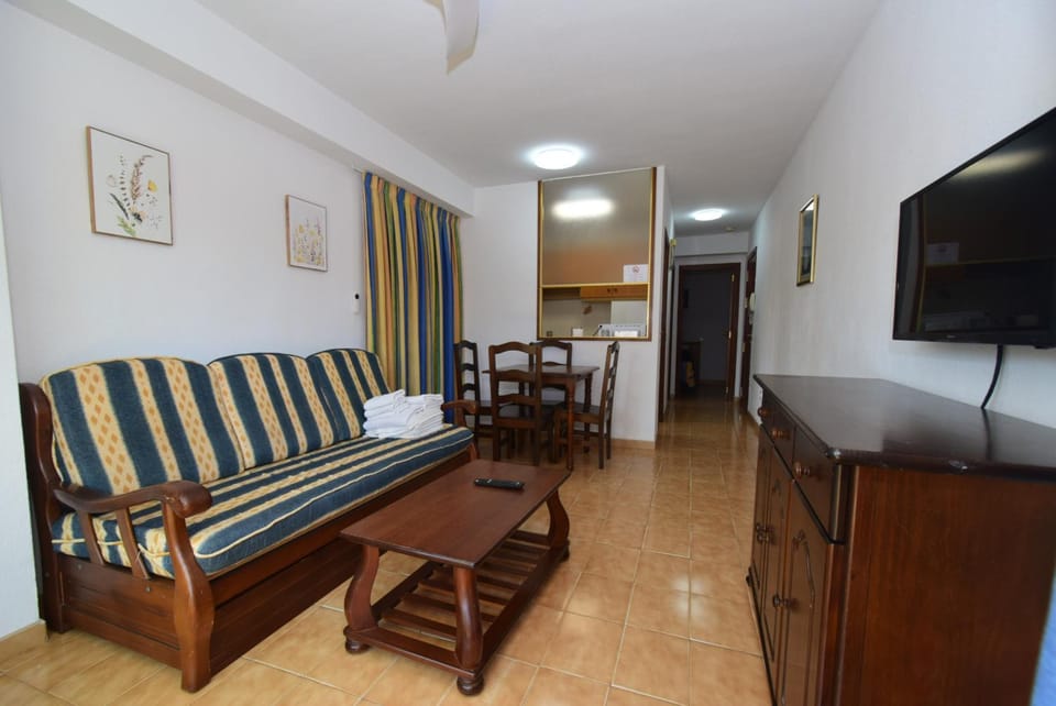 Communal lounge/ TV room, Living room