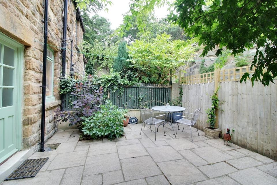 3-Bed Home Near Harrogate, Parking, long stays House in Borough of Harrogate