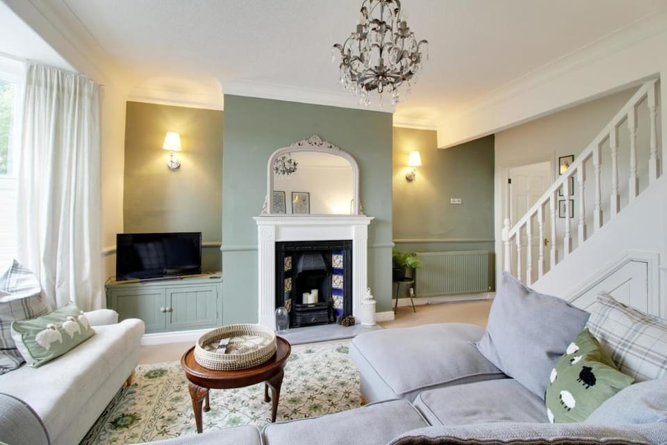 3-Bed Home Near Harrogate, Parking, long stays House in Borough of Harrogate