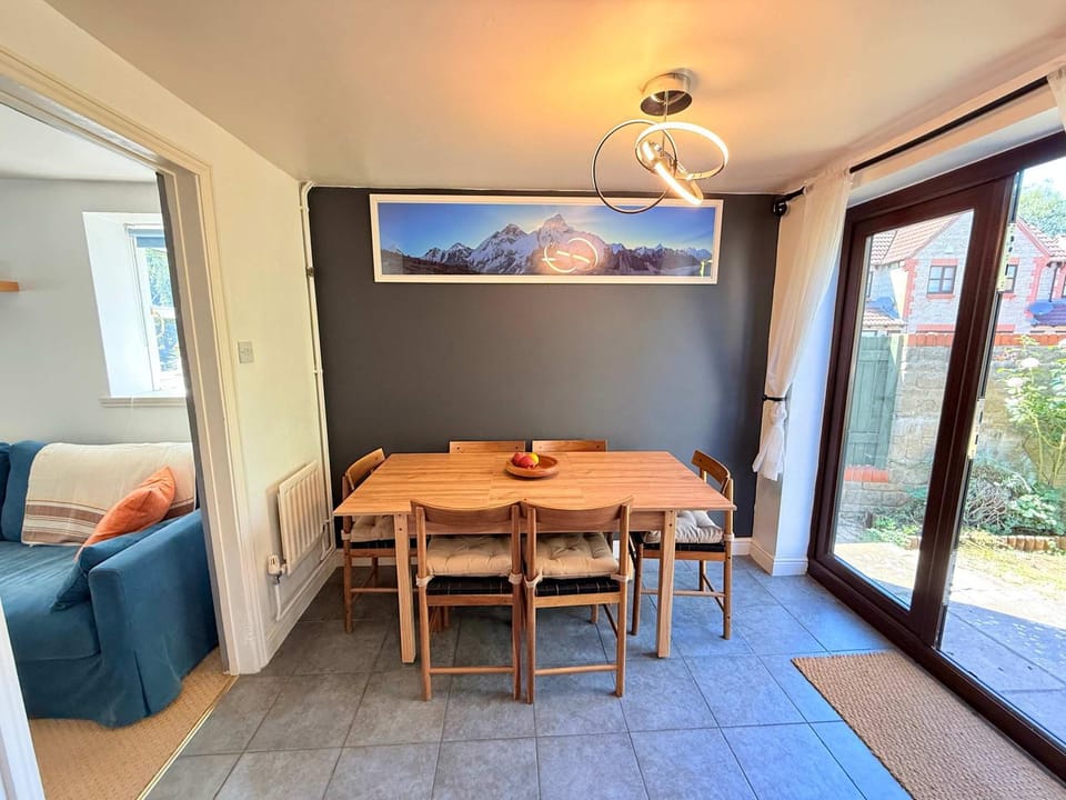 Tranquil 3-Bed Home with Parking & Garden House in Bristol