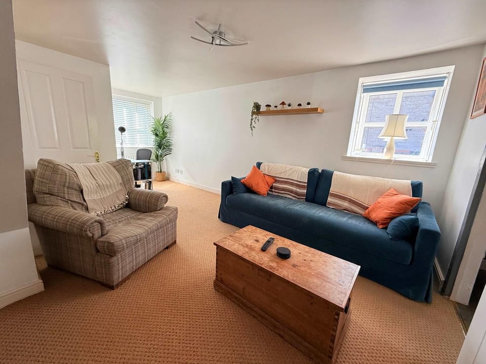 Tranquil 3-Bed Home with Parking & Garden House in Bristol