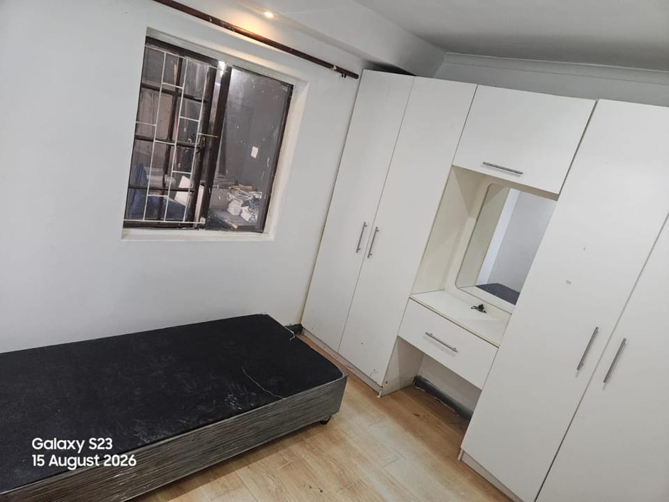 Bed, Kitchen or kitchenette, Bedroom, wardrobe