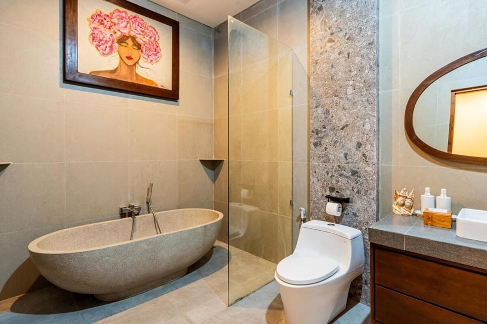 Arkarhea Villa 2, Brand New Tropical Villa with Cabana near Canggu Villa in North Kuta