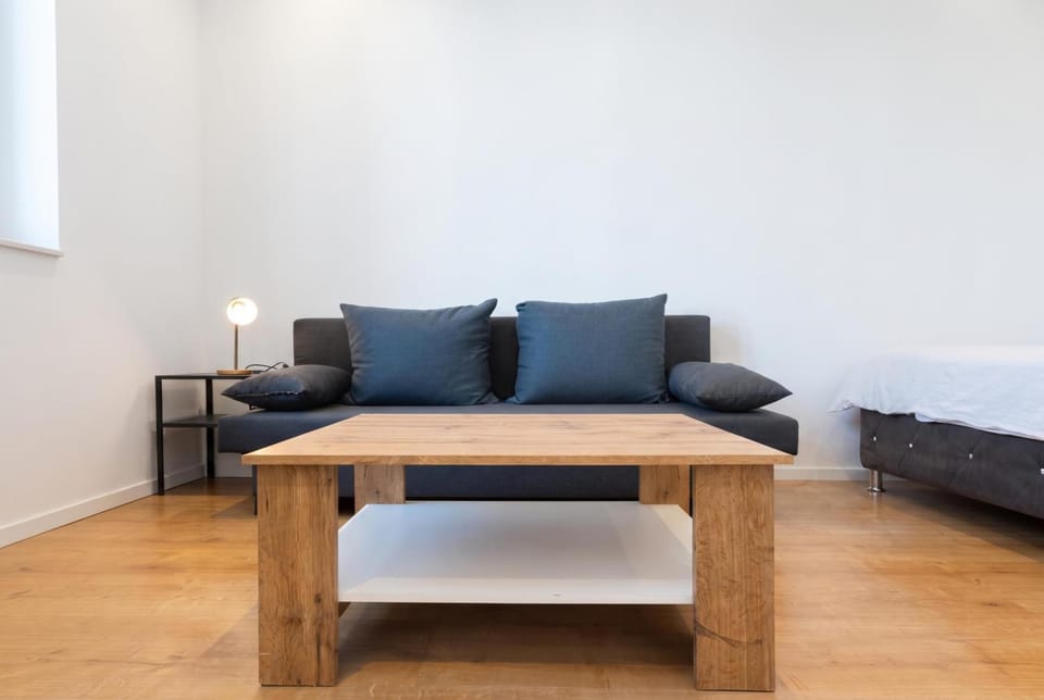 Bed, Seating area, Bedroom