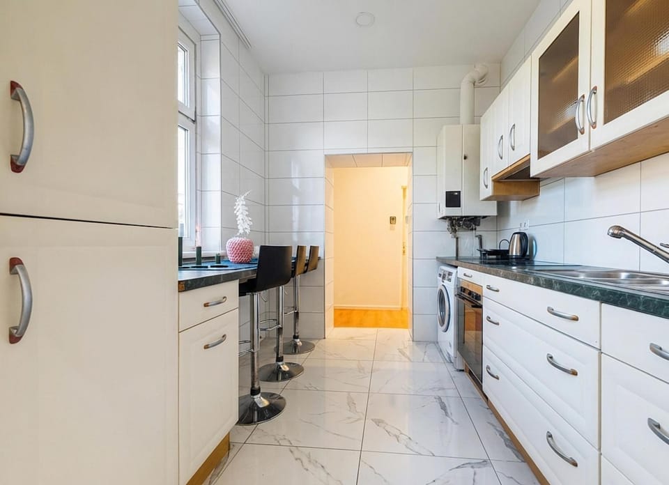 Kitchen or kitchenette, oven, stove