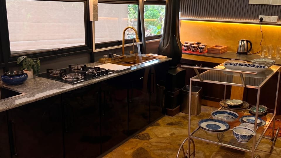Kitchen or kitchenette, Food and drinks