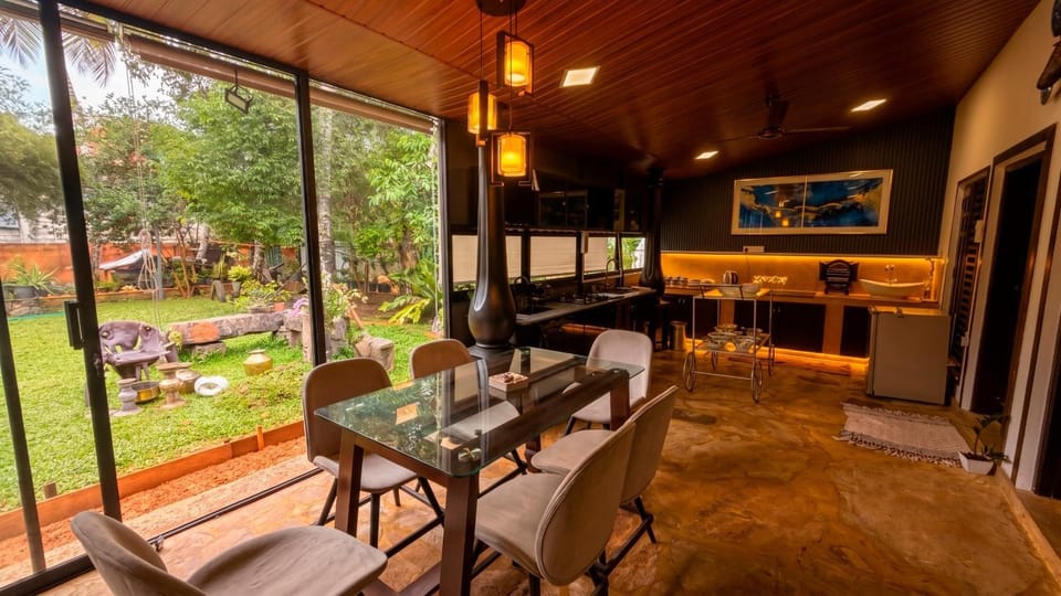 Living room, Dining area, Garden view