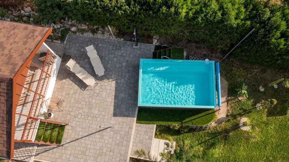 Day, Natural landscape, Bird's eye view, Balcony/Terrace, Pool view, Swimming pool, Swimming pool, sunbed