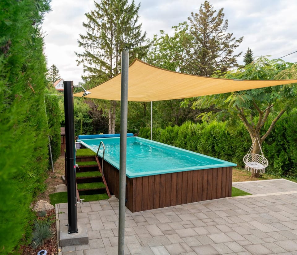 Swimming pool, Swimming pool