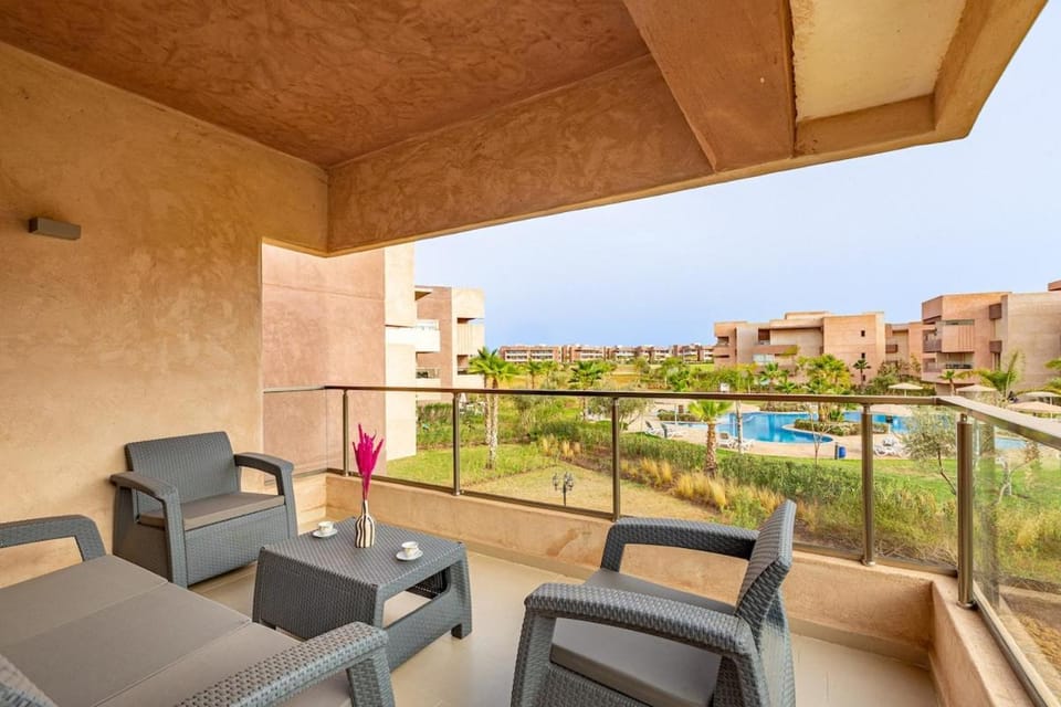 Pool view, close to center & airport Apartment in Marrakesh