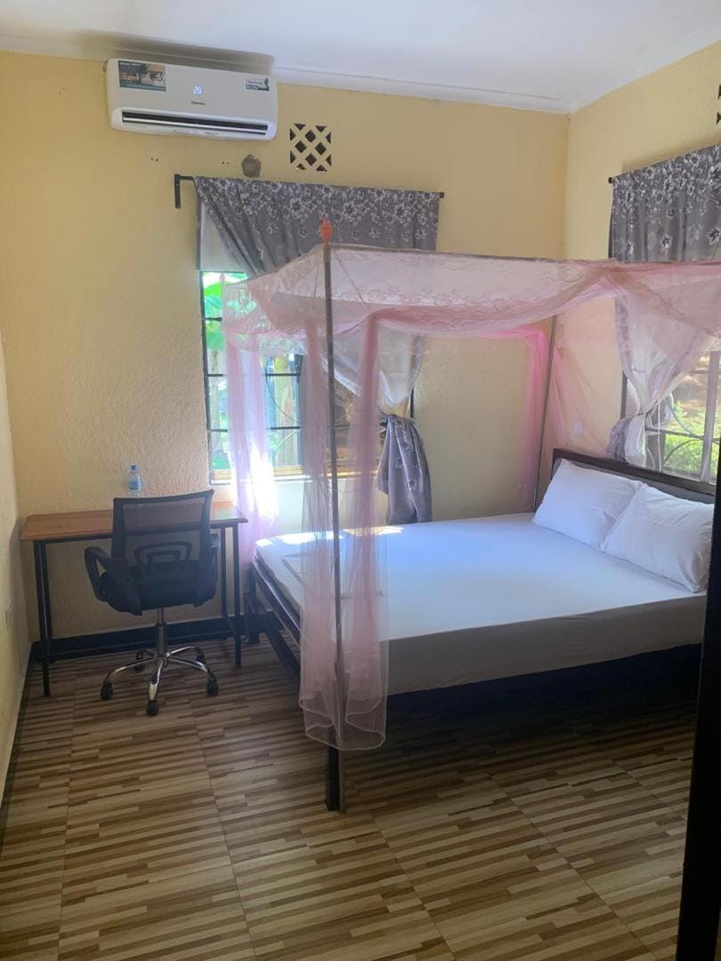 FURAVIAs AFRICA STAY Bed and Breakfast in Tanzania