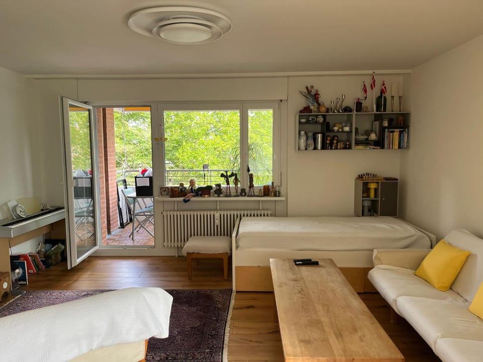 Bed, Living room, Bedroom