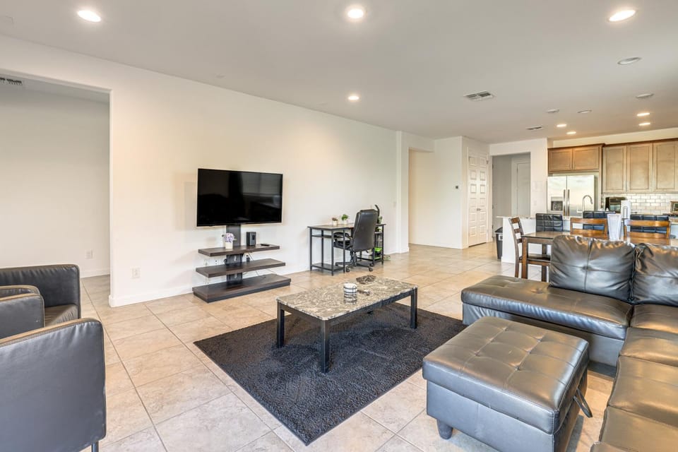 WFH-Friendly Phoenix Home w/ Easy Freeway Access House in Estrella Village