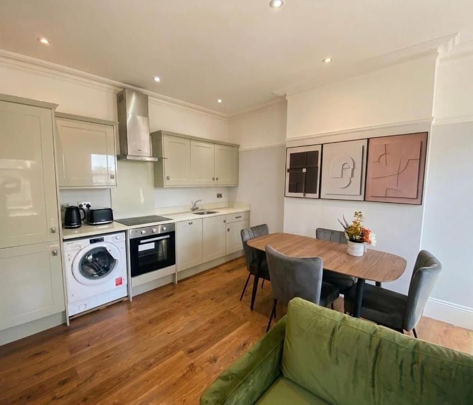 The Aria Apartment -3-Bed -Sleeps 6 -Stylish & Spacious Apartment in Croydon