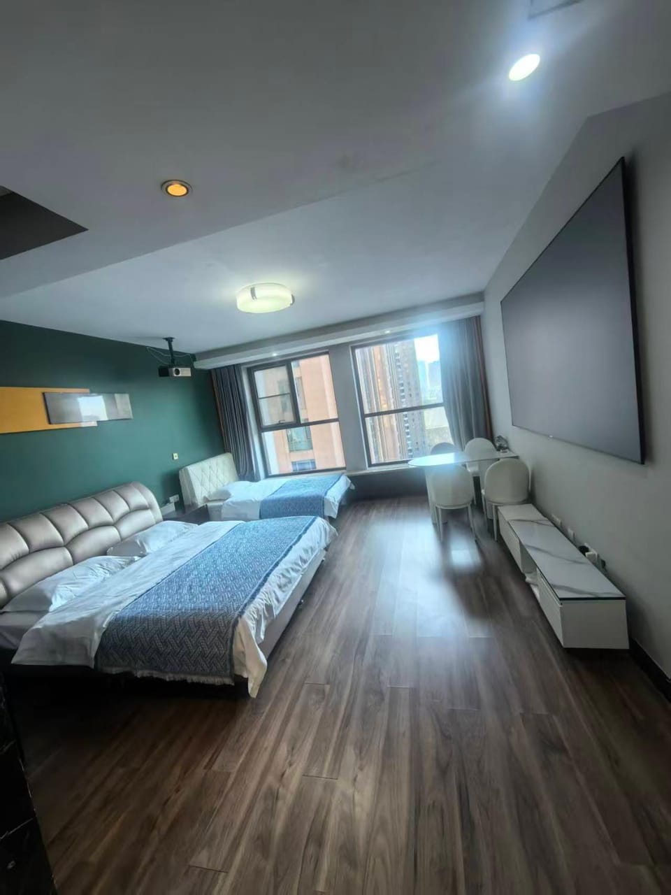 Photo of the whole room