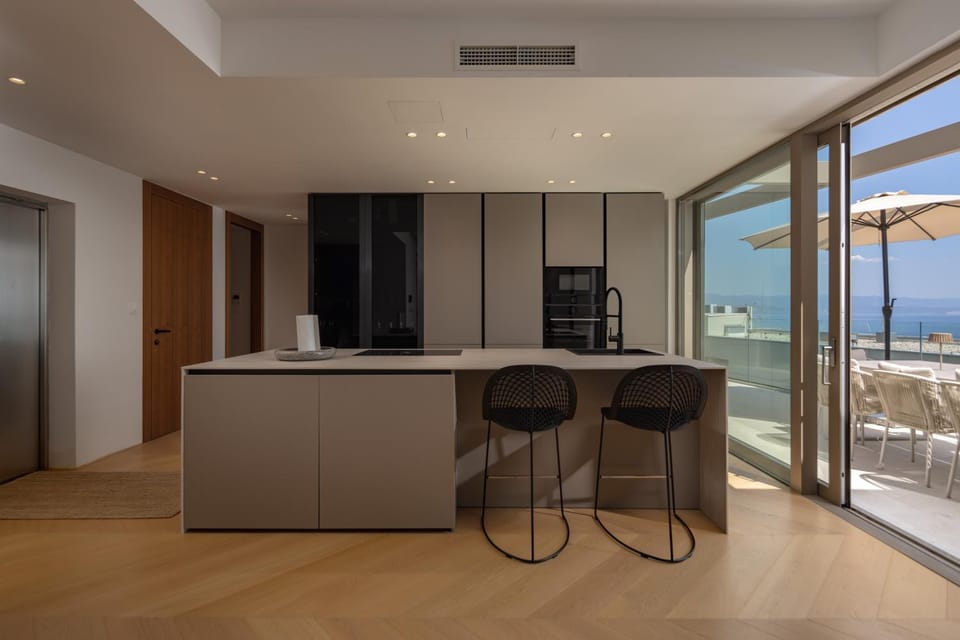 Coffee/tea facilities, Kitchen or kitchenette, Dining area