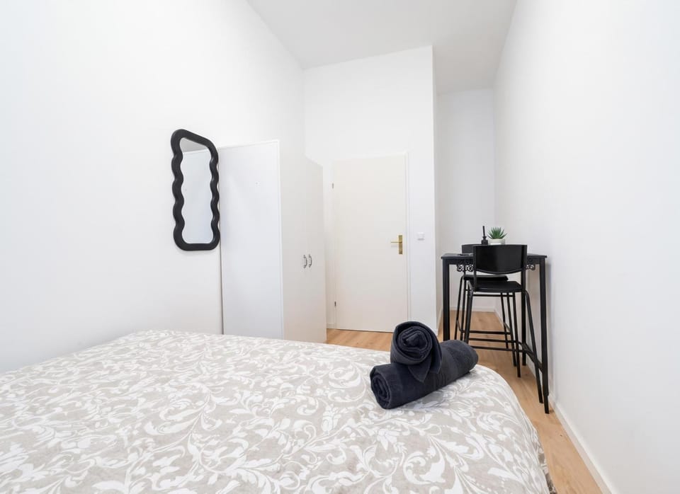 Bed, Bedroom, wardrobe