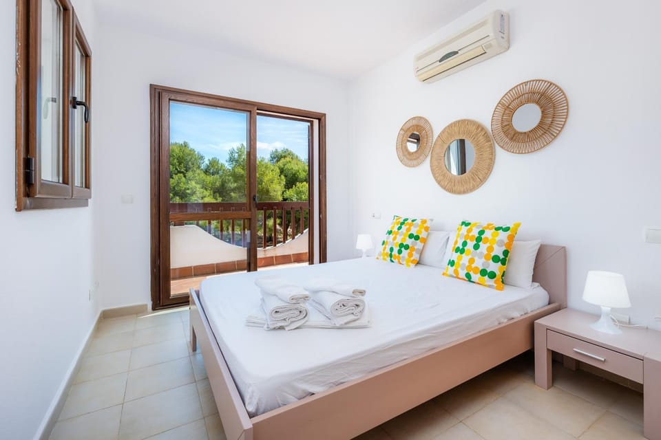 Living room, Bedroom