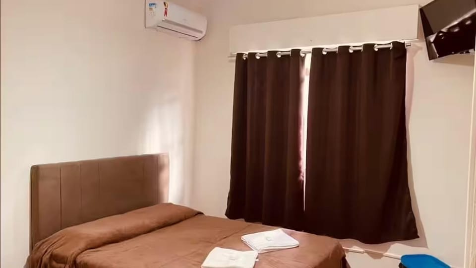 Bed, TV and multimedia, air conditioner