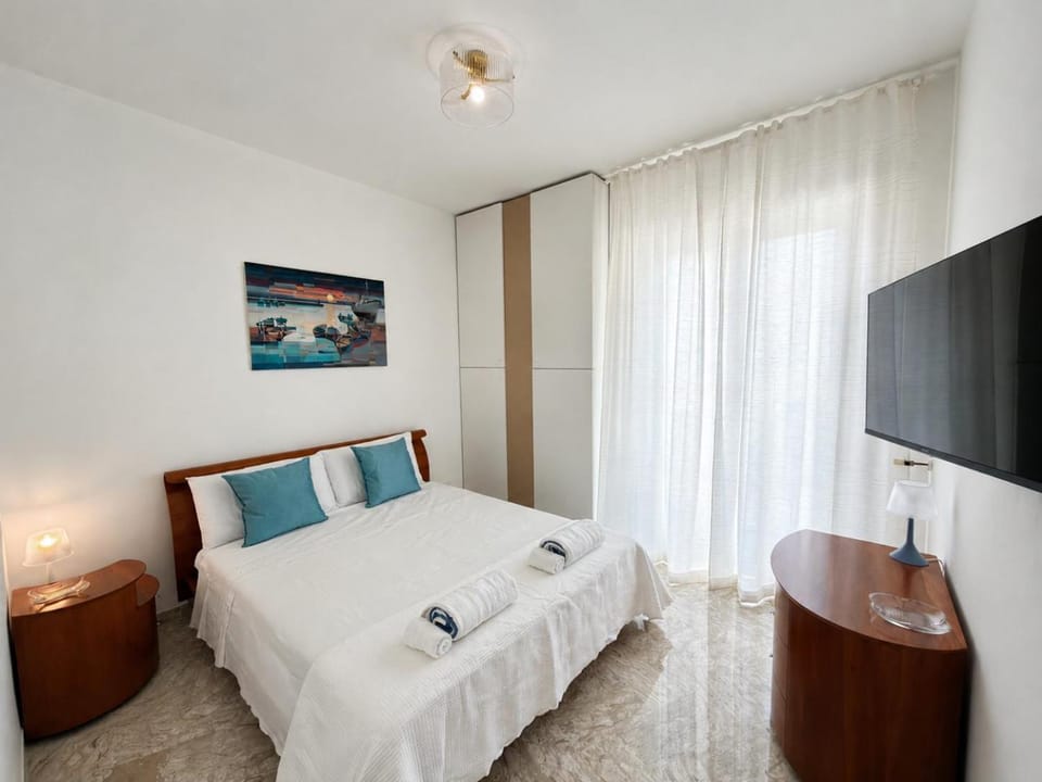 TV and multimedia, Photo of the whole room