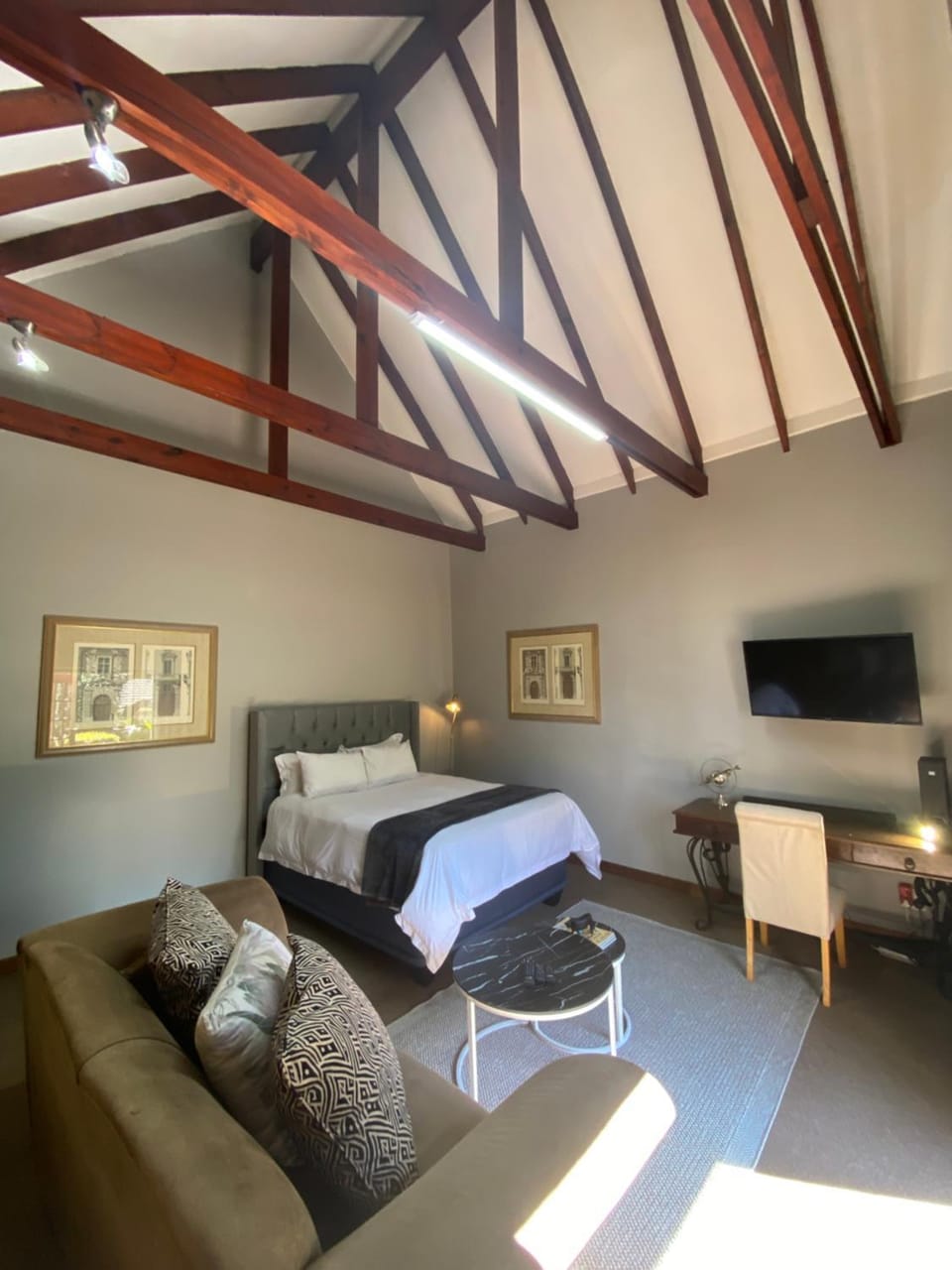 Photo of the whole room